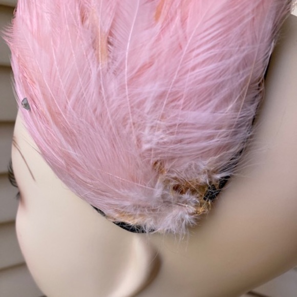 1950's Pink feather Fascinator - Picture 9 of 12